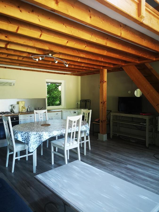 Gite Les Hunieres Fourneville Exteriör bild